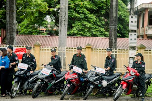 Thí sinh yên tâm đến điểm thi trên 'chuyến xe yêu thương'