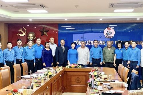 Thắt chặt tình đoàn kết giữa công đoàn và công nhân lao động Việt Nam-Cuba