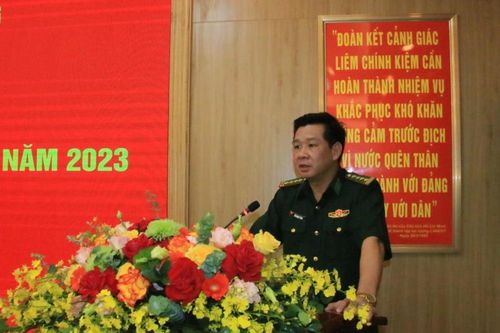 Tiếp tục làm tốt công tác tham mưu, chỉ đạo, xử lý các tình huống xảy ra tại cửa khẩu kịp thời, đúng pháp luật