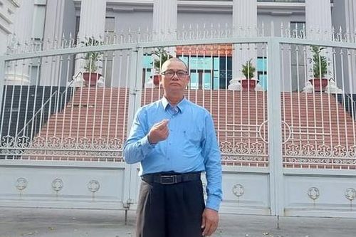 Tác giả 'Gánh mẹ' thắng kiện ca sĩ Quách Beem