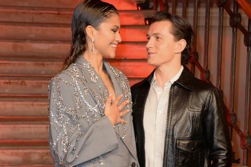 'Người Nhện' Tom Holland đang yêu say đắm bạn gái đa tài