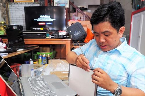 Chàng trai 'xương thủy tinh' Nam Định: Vượt lên số phận với một 'trái tim hồng'