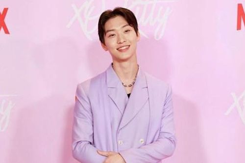 Clip độc quyền: Mỹ nam Min Ho (XO, Kitty) 'nhả vía' cho các sĩ tử 2K5