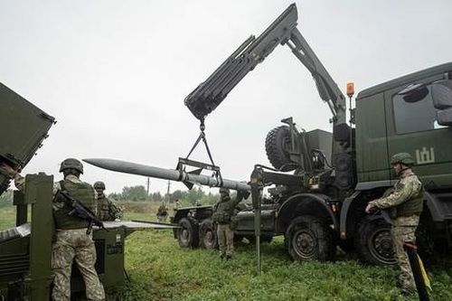 Litva chi tiền mua hai hệ thống phòng không NASAMS cho Ukraine