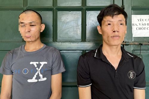 Dùng kìm cộng lực phá khóa để trộm điện thoại
