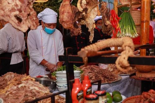 Cú sốc của phở và chuỗi ngày kinh hoàng của các ông chủ ở Hà Nội