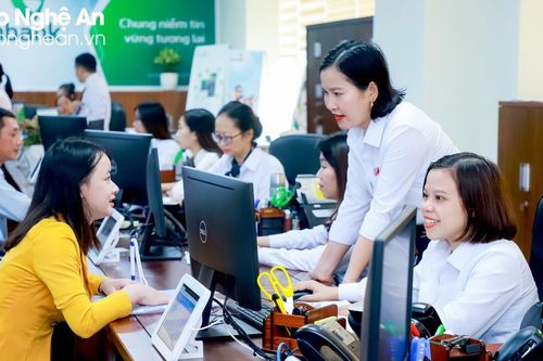Ban Thường vụ Tỉnh ủy Nghệ An thông qua chủ trương ban hành chính sách hỗ trợ cán bộ, công chức, viên chức làm việc tại Bộ phận Một cửa