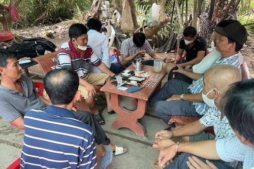 Triệt xóa tụ điểm đá gà qua mạng với nhà cái tại Campuchia