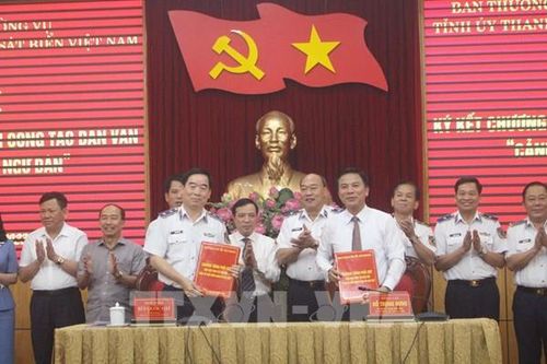 Cảnh sát biển đồng hành với ngư dân Thanh Hóa