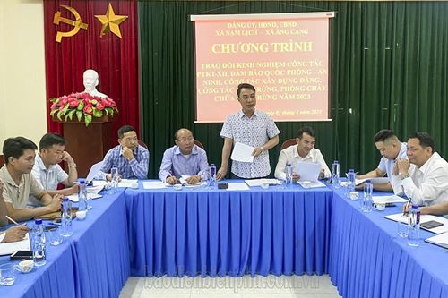 Xây dựng đội ngũ cán bộ 'vừa hồng vừa chuyên'