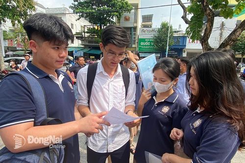 Tác phẩm 'Vợ nhặt' vào môn thi Ngữ văn, nhận được nhiều lời khen đề hay