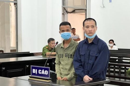 Vào tù vì dùng dao bênh người đánh bài gian lận