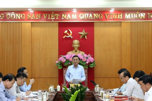 Đồng chí Trần Cẩm Tú làm việc với Ban Thường vụ Tỉnh ủy Lào Cai về thực hiện Nghị quyết Đại hội XIII của Đảng