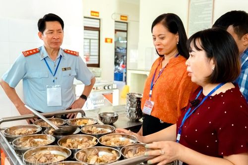 Chú trọng đảm bảo an toàn thực phẩm trong kỳ thi tốt nghiệp THPT