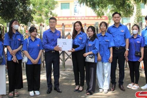 Tiếp sức mùa thi 2023