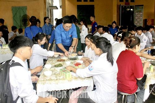 Sôi nổi các hoạt động Tiếp sức mùa thi