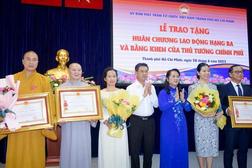 Ban Từ thiện xã hội GHPGVN TP.HCM được Chủ tịch nước tặng thưởng Huân chương Lao động hạng 3