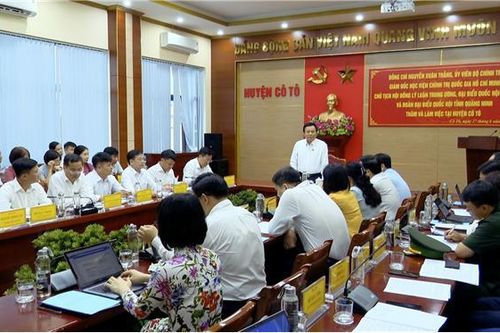 Giám đốc Học viện Chính trị Quốc gia Hồ Chí Minh, Chủ tịch Hội đồng Lý luận Trung ương Nguyễn Xuân Thắng làm việc với Ban Thường vụ Huyện ủy Cô Tô, Quảng Ninh