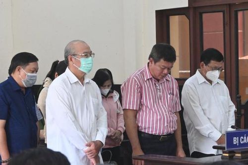 Nguyên Phó chủ tịch UBND TP Mỹ Tho cùng 7 bị cáo lãnh án