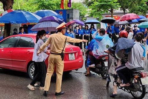 Lực lượng Công an đảm bảo an ninh trật tự, an toàn giao thông cho kỳ thi tốt nghiệp trung học phổ thông 2023