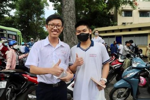 'Bất ngờ khi đề thi ra 'Vợ nhặt', dù 'trật tủ' những vẫn làm được!'