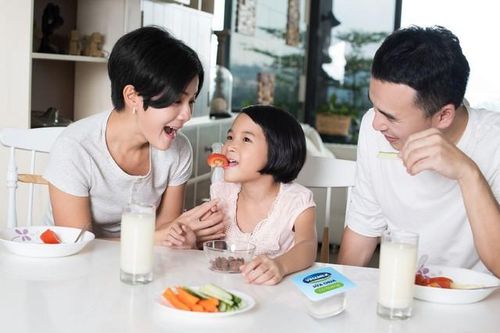 Sữa chua – trợ thủ đắc lực chống lại bệnh đường ruột trong mùa hè