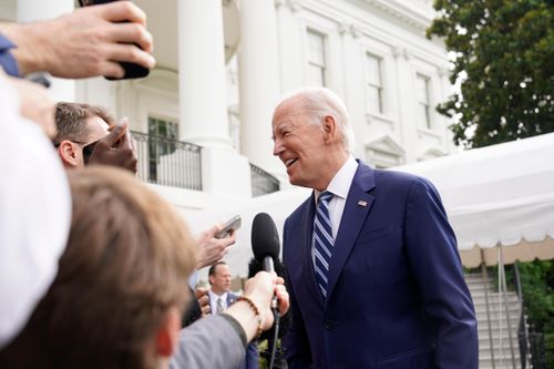 Tổng thống Mỹ Joe Biden sử dụng thiết bị trợ thở khi ngủ