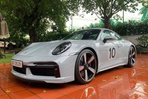 Porsche 911 bản đặc biệt của ông Đặng Lê Nguyên Vũ ra biển số
