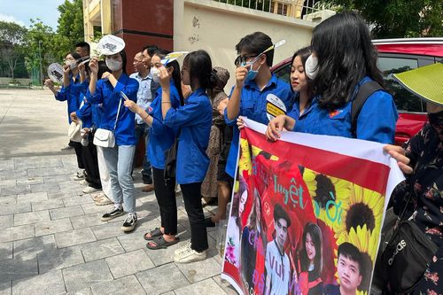 Một thí sinh ở Thanh Hóa bị đình chỉ do dùng điện thoại trong phòng thi