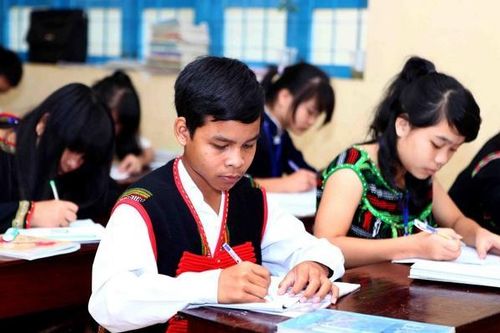 Học sinh bán trú dân tộc thiểu số được hỗ trợ tiền ăn 900.000 đồng/tháng