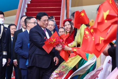 Cùng vượt gió ngược, khởi động lại tăng trưởng