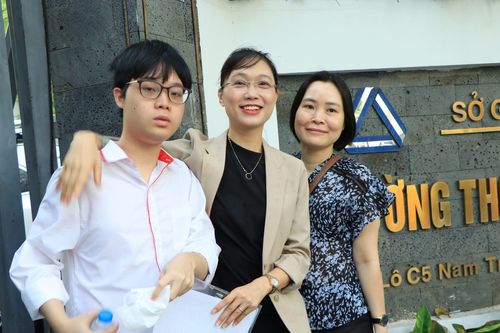 Cô giáo gần 15 năm đồng hành cùng học trò trong mùa thi tốt nghiệp
