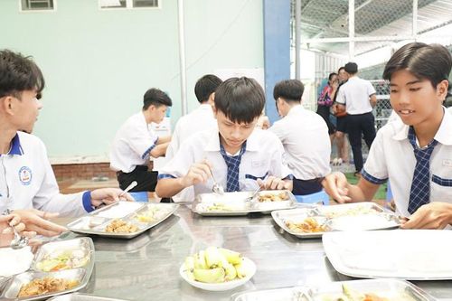 Cần Thơ hỗ trợ tiếp sức mùa thi cho nhiều thí sinh