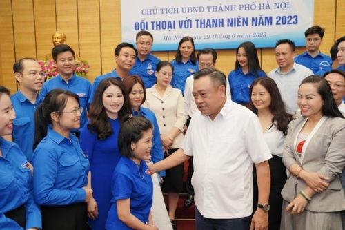 Chủ tịch Ủy ban nhân dân thành phố Hà Nội đối thoại với thanh niên