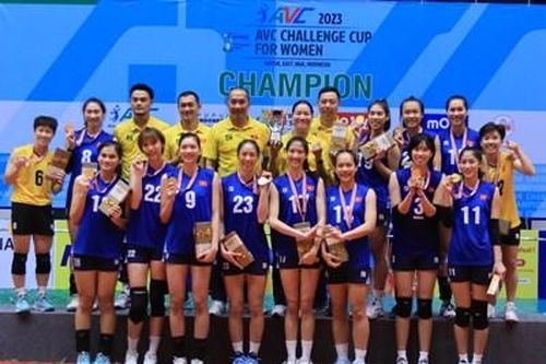 Ăn mì tôm, cơm muối vừng vẫn đoạt chức vô địch
