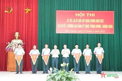 Nâng cao tay nghề cho cán bộ, nhân viên ngành xe-máy