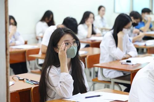 Đình chỉ thi 2 thí sinh và cán bộ liên quan do vi phạm quy chế thi