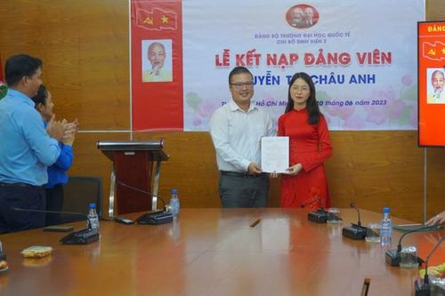 Hành trình tìm 'nắng hạ' của Phó Chủ tịch Hội Sinh viên TP. HCM