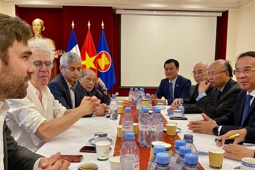 Bí thư Thành ủy TPHCM gặp mặt các luật sư Pháp trong 'vụ kiện da cam'