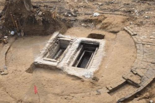 Mở mộ cổ, bất ngờ phát hiện bảo vật tí hon giá hơn 3 nghìn tỷ