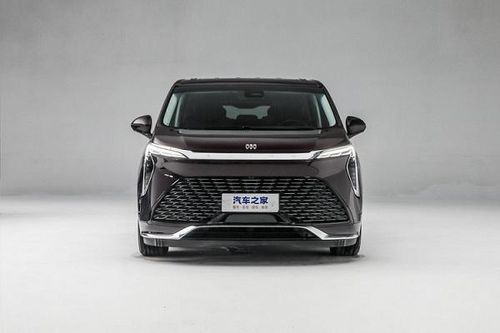 Buick Century 2023 'chuyên cơ mắt đất' Trung Quốc, đối thủ Toyota Alphard