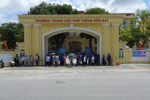 Thí sinh Quảng Ninh bị đình chỉ do mang điện thoại vào phòng thi