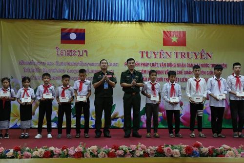 Sĩ quan Biên phòng trẻ Việt Nam - Lào chung tay xây dựng biên giới hòa bình, hữu nghị, hợp tác và phát triển
