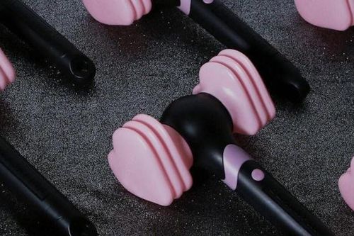 Fan cuồng săn lùng 'búa hồng' BlackPink, chợ mạng 'hét' giá tiền triệu