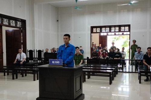 Mâu thuẫn trong sinh hoạt, dùng súng tự chế bắn hàng xóm