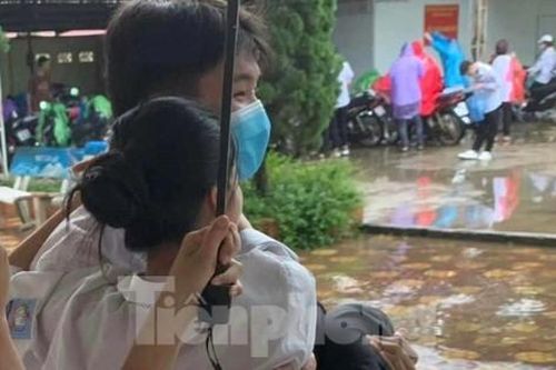 Hành động đẹp của nam sinh người Tày xứ Lạng
