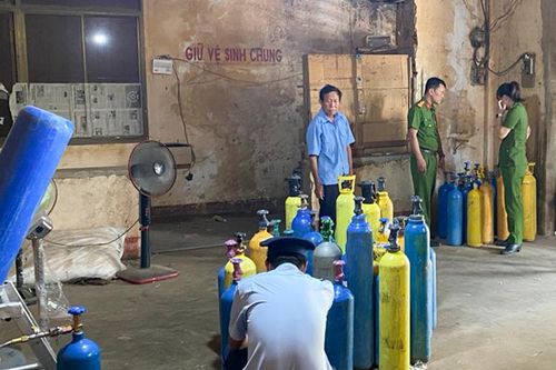 Phát hiện kho 'khí cười' tại Bình Định