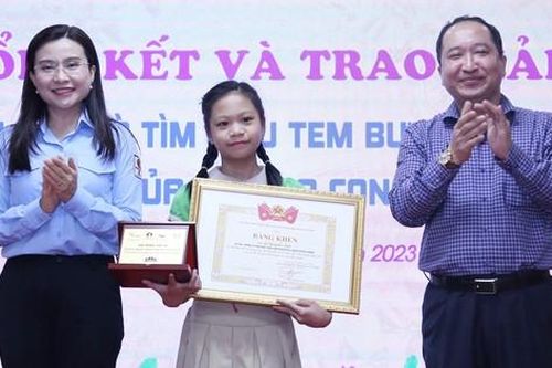 Học sinh lớp 5 giành giải Đặc biệt cuộc thi Tem Bưu chính