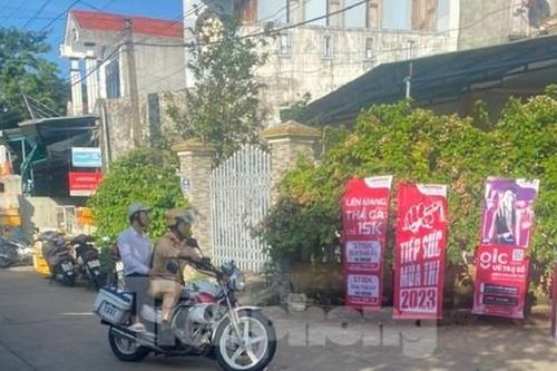 Nam sinh ngủ quên được CSGT đến tận nhà đánh thức, 'hộ tống' đến điểm thi