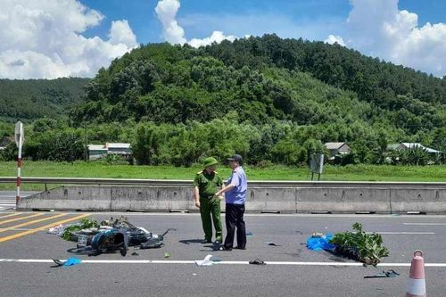 Va chạm với xe tải, 2 người ở TT-Huế tử vong